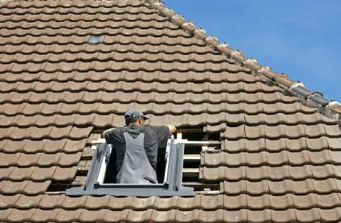 Pose de velux à Saint-Aubin des Châteaux